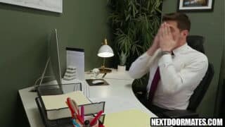 Married man hooks up for gay sex after office work