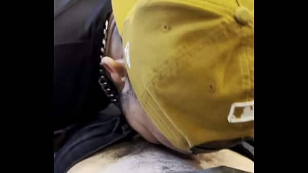 descobri que o filho do meu vizinho tinha uma mega rola