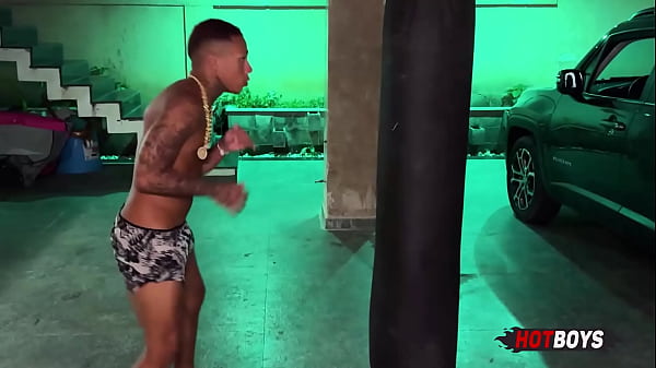 Metendo pica no safado!