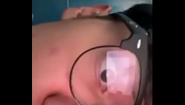 Soy un gay caliente en busca de amigos maduros jaja